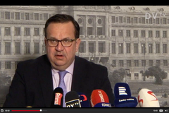 Mládek na tiskové konferenci vysvětluje svůj konec ve vládě
