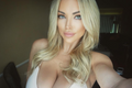 Lindsey Pelas