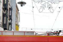 Hasičská cisterna zatarasila v Masarykově ulici vjezd na brněnské vánoční trhy.