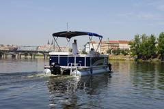 Otevření nového pražského přívozu Holešovice - Karlín - Štvanice