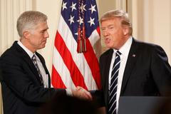 Trump a budoucí soudce nejvyššího soudu Neil Gorsuch