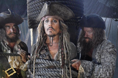 Piráti z Karibiku: Salazarova pomsta - trailer