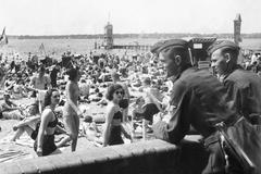 Wannsee vojáci SS na pláži Berlín nacismus třetí říše 1940