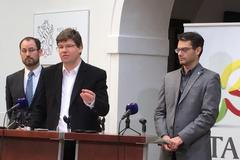 Jiří Pospíšil na tiskové konferenci STAN