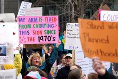 Demonstrace na podporu organizace Planned Parenthood