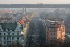 Praha ve smogu zahalena