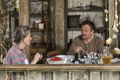 Přes kosti mrtvých - trailer