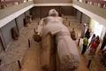Socha Ramsese II. v muzeu v Memfisu