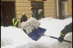 Sněhová kalamita v Jablonci nad Nisou. Za víkend ve městě napadlo přes půl metru sněhu