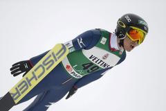 Akito Watabe  při SP v severské kombinaci 2015-16