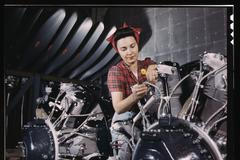 Dívky, které montovaly bombardéry. USA, 1942