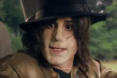 Fiennes jako Jackson