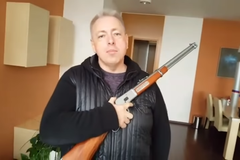 Milan Chovanec zbraně puška video