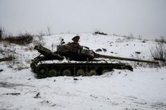 Zničený tank, který patří ukrajinské armádě, nedaleko Avdějevky.