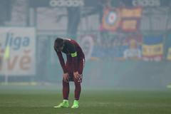 Naděje Sparty mizí v dýmu. Boj o vyrovnání v Boleslavi zhatili její vlastní chuligáni