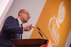 Musíme lidem vysvětlovat, co jsme pro ně udělali. Věřím, že volby vyhrajeme, říká šéf poslanců ČSSD