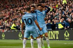 Sergio Agüero z Manchesteru City slaví gól v síti Middlesbroughu