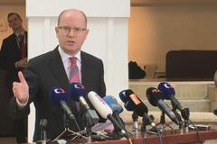 Sobotkův slib: Lidé by se mohli do voleb dočkat zlepšení podmínek s mobilními operátory