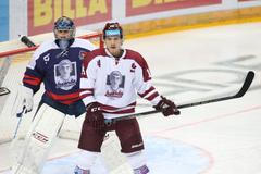 Dresy s portrétem Ivana Hlinky a bez reklam, extraliga vzpomínala na hokejového velikána