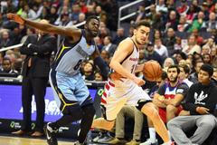 Tomáš Satoranský (31) v NBA 2016-17