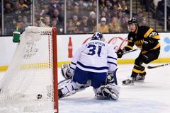 NHL, Boston-Toronto: David Pastrňák - Frederik Andersen (31)
