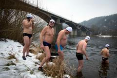 ČR kondice plavání příroda otužilci Praha Vltava Branické ledy