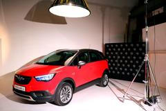 Opel Crosland X