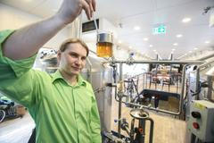 Loď Pivovar - restaurace s vlastním pivovarem na lodi v Praze