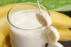 Hledáte náhradu za kravské mléko? Vyrobte si mléko z mandlí, rýže nebo máku