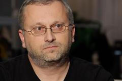 Rudé právo místo toaleťáku i Štrougalův úd? Sesbírali jsme humor z dob socialismu, říká Nejedlý