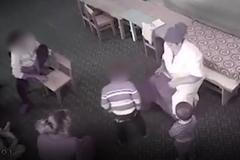 Učitelky týraly děti v mateřské škole. Ta se v noci měnila na nevěstinec