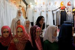 Obchod s hidžáby v indonéské Jakartě.