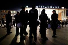 Policie v Kolíně nad Rýnem je po loňských násilnostech v pohotovosti.