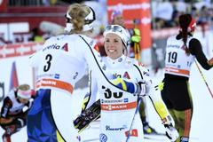 Stina Nilssonová a Charlotte Kallaová na Tour de Ski 2017
