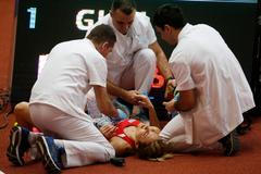 Denisa Rosolová po pádu v rozběhu 400 metrů na HME 2017