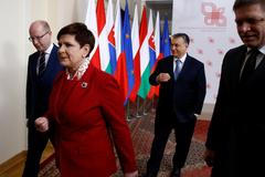 Schůzka visegrádské čtyřky. Zleva premiér ČR Bohuslav Sobotka, polská premiérka Beata Szydlová, maďarský předseda vlády Viktor Orbán a slovenský premiér Robert Fico.