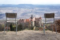 Fotky: Byl tu Casanova i pobočka koncentráku, okolí okusují rypadla. Barokní klenot čeká na záchranu