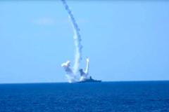 Ruské námořnictvo zaútočilo na Islámský stát střelami ze Středomoří.