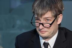 Babiš jede, fascinuje mě, on je taky herec, tvrdí falešný Babiš Adam Vrbas