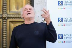 Akce Poslední típnutí před Ministerstvem zdravotnictví, ministr Miloslav Ludvík, Lenka Teska Arnoštová