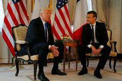 Donald Trump a Emmanuel Macron v Bruselu