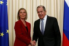 Šéfka diplomacie EU Federica Mogheriniová a ruský ministr zahraničí Sergej Lavrov