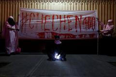 Protesty pro pronásledování gayů v Čečensku