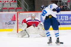 Jakub Škarek při utkání Česka proti Finsku U18