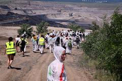 Pochod aktivistů u Horního Jiřetína, červen 2017
