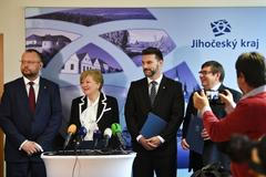 Zástupci stran ČSSD, KDU-ČSL, Jihočeši 2012 a uskupení Pro Jižní Čechy