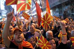 Makedonie, dubnové protesty proti vládní koalici, ve které mají být také albánské strany