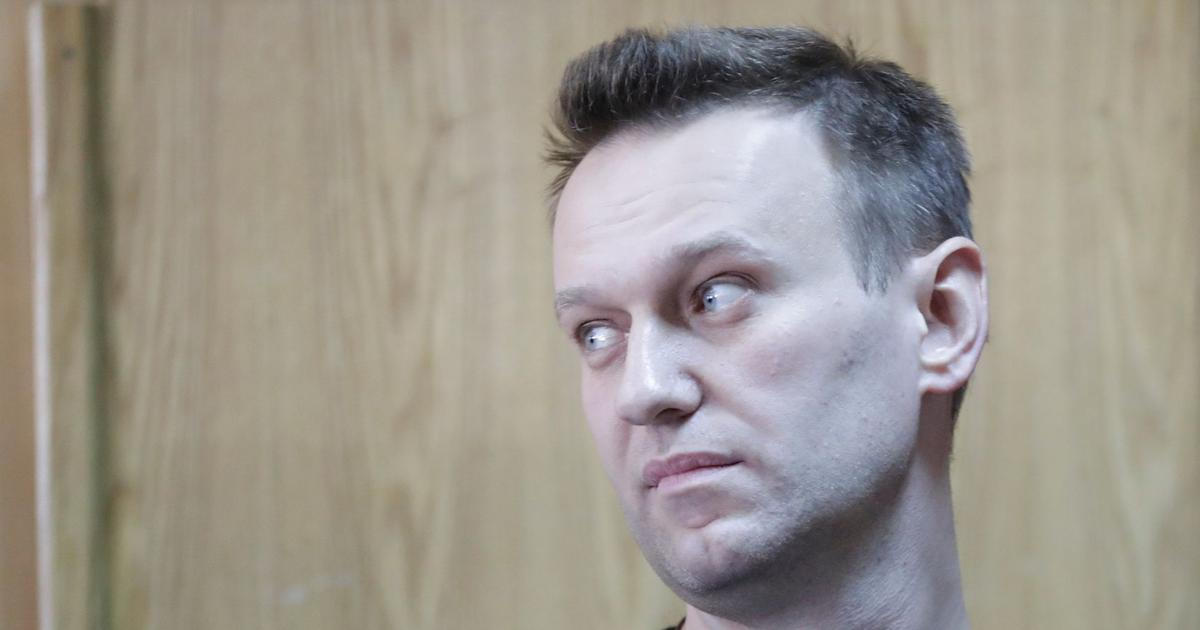 Navalnyj byl otráven jedem z žabí kůže, říká zpráva. Ze smrti opozičníka viní Kreml