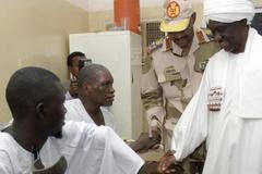 Obrazem: Situace v Sudánu se dramatizuje