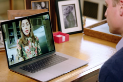 Lady Gaga si volala s princem Williamem. Hovořili o psychických nemocech